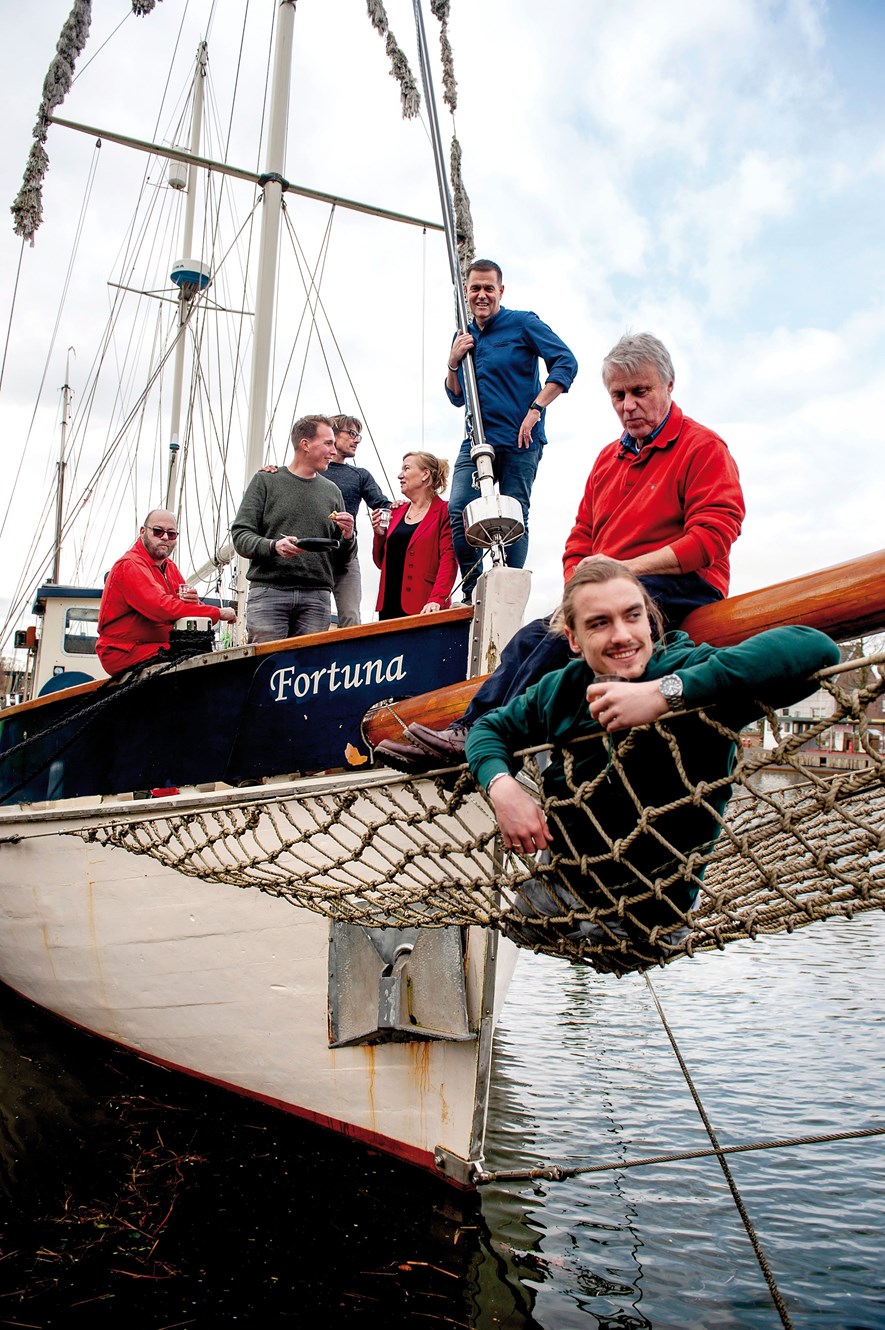 Mensen op een boot