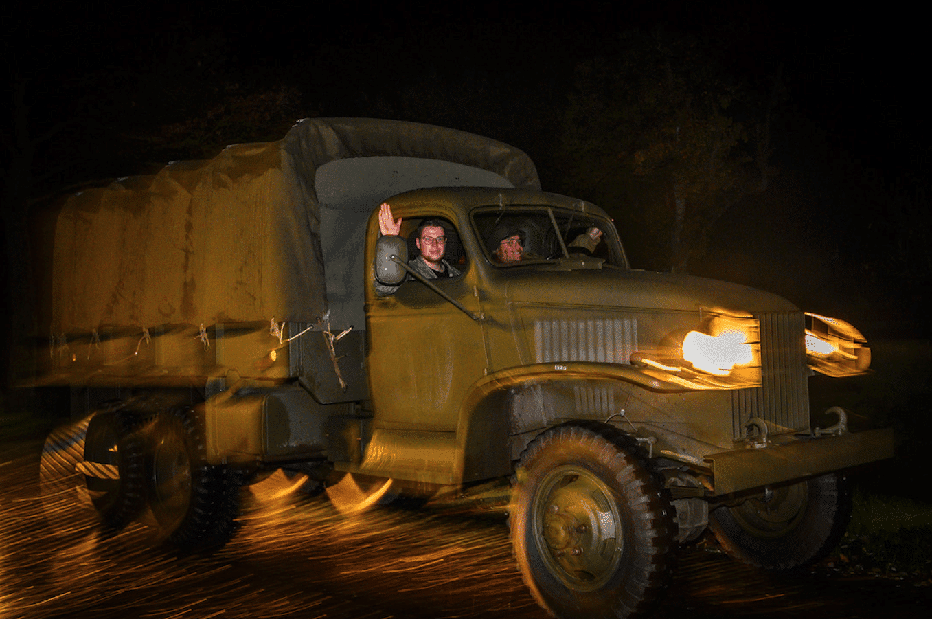 Legertruck oorlogsmuseummedemblik gouden nacht robert gieling